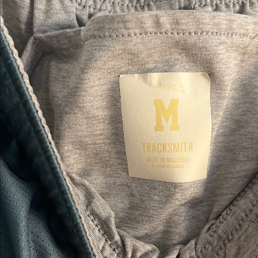 Tracksmith Women’s Twilight Shorts - Picture 2 of 4